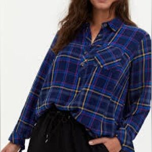 Torrid Navy Plaid Crinkle Gauze Button Back Shirt 2x